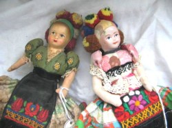 8''2  HUNGARY MARRIED COSTUME MRS DOLLS COMPO HEAD CLOTH BODY 303